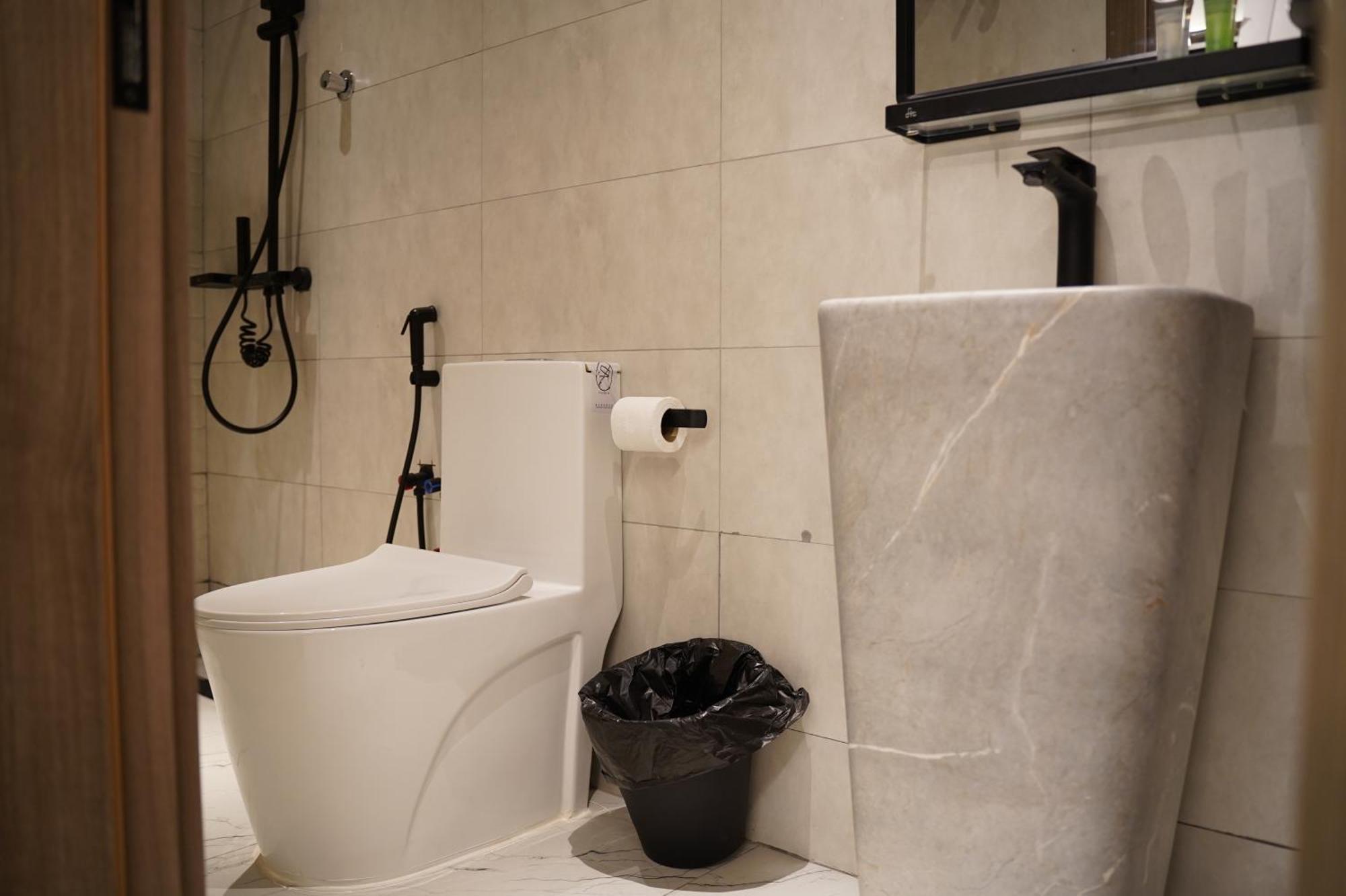 Lavenue Resthouse Apartment นิซวา ภายนอก รูปภาพ